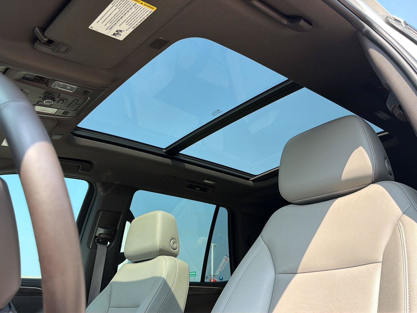 Used 2022 Chevrolet Tahoe Z71 w/ Luxury Package AWD/4WD image 26
