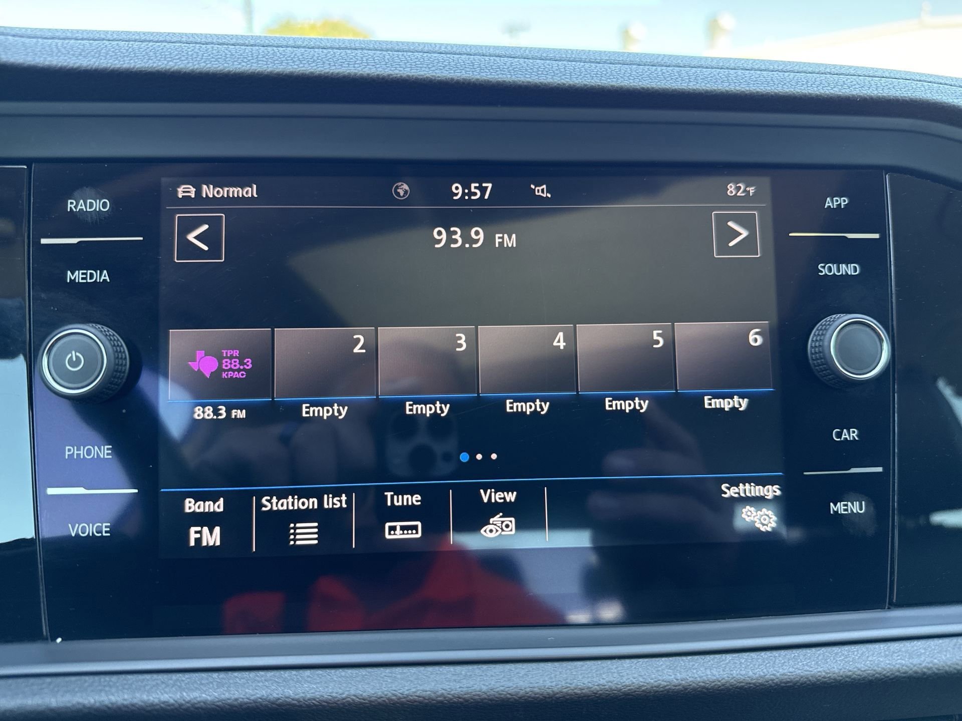 Used 2020 Volkswagen Jetta SEL FWD image 12