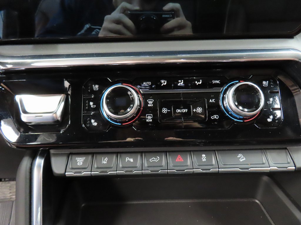 Used 2024 GMC Sierra 3500 Denali Ultimate image 55