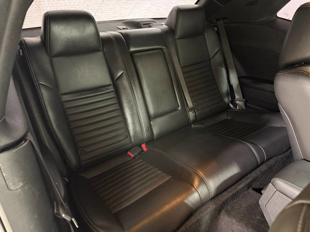 Used 2012 Dodge Challenger SXT RWD image 26