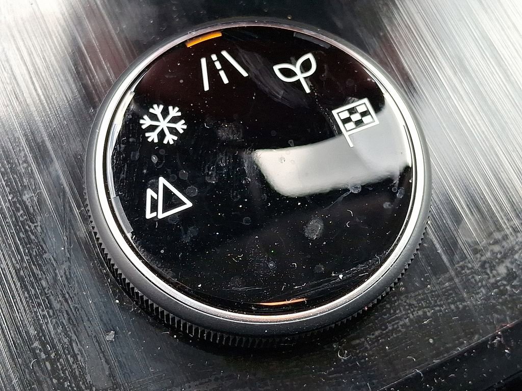 Used 2025 Nissan Rogue SV image 18