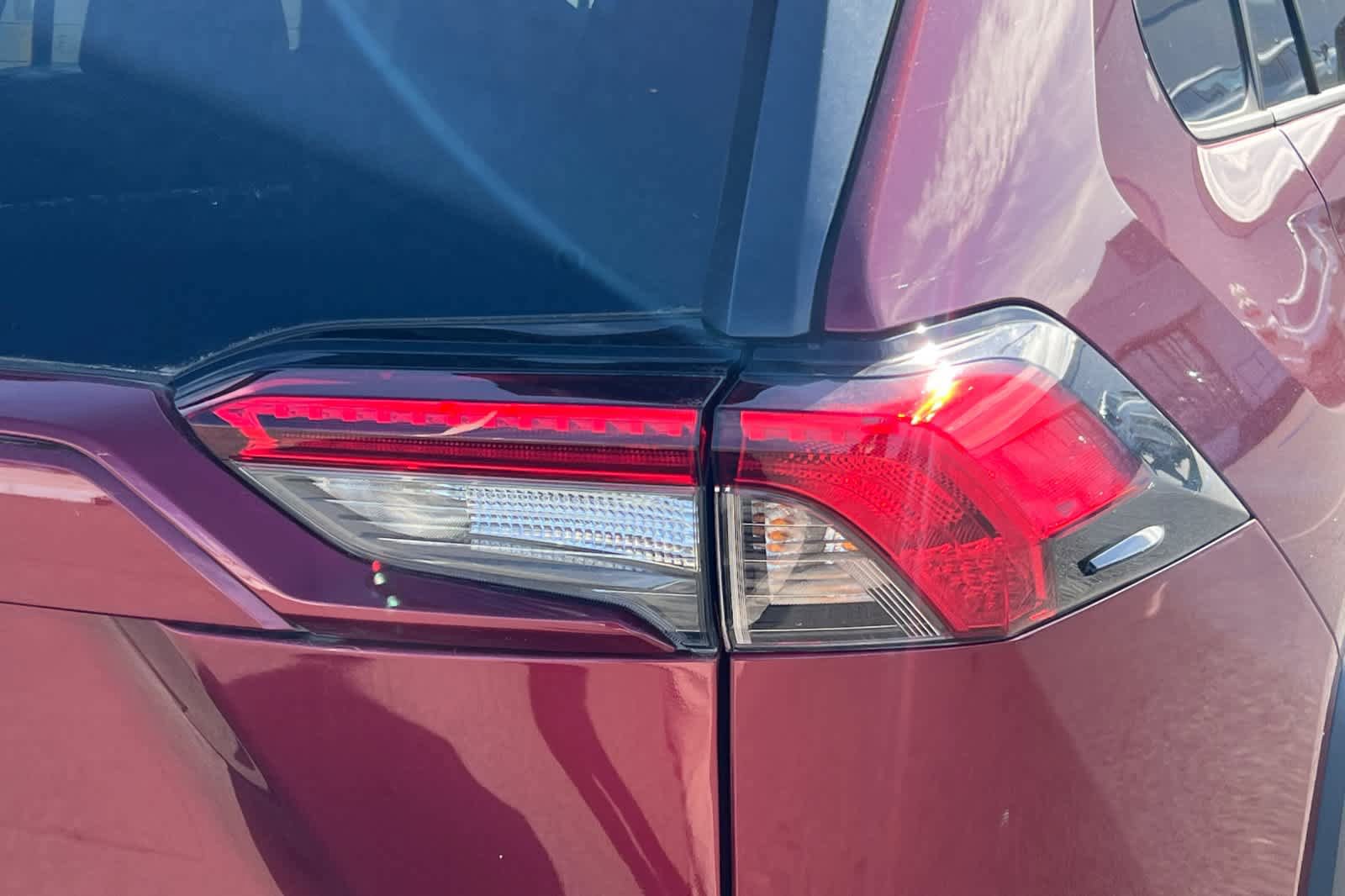 Used 2022 Toyota RAV4 LE FWD image 18