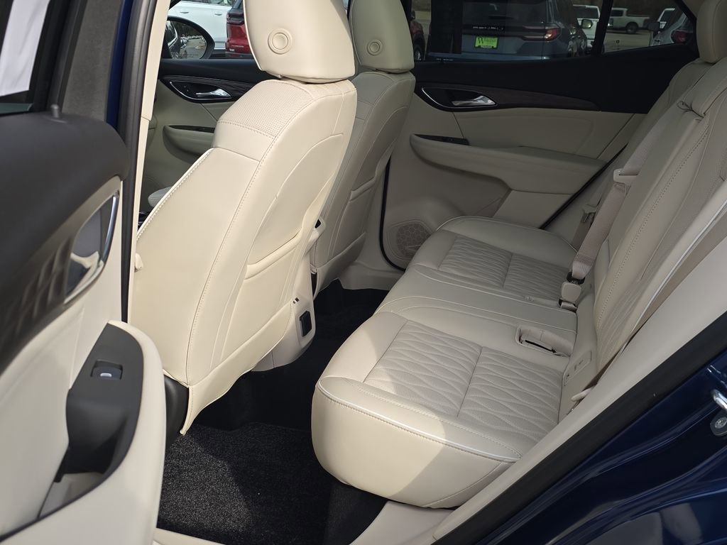 Certified 2023 Buick Envision Avenir image 5