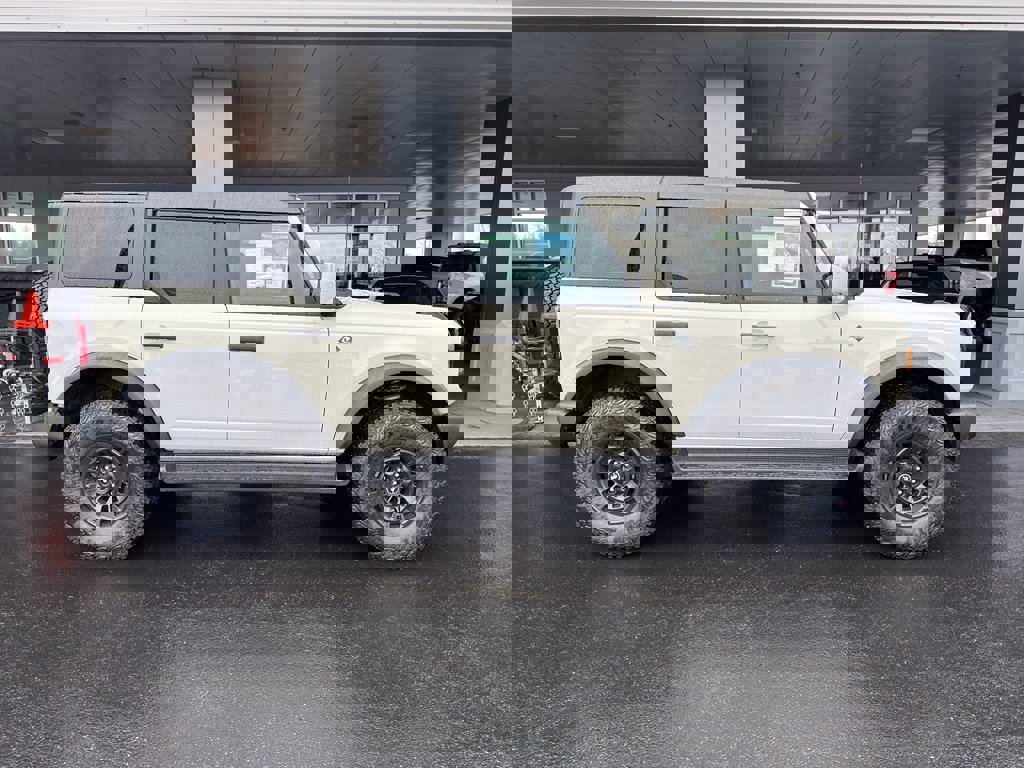 New 2026 Ford Bronco Outer Banks image 3