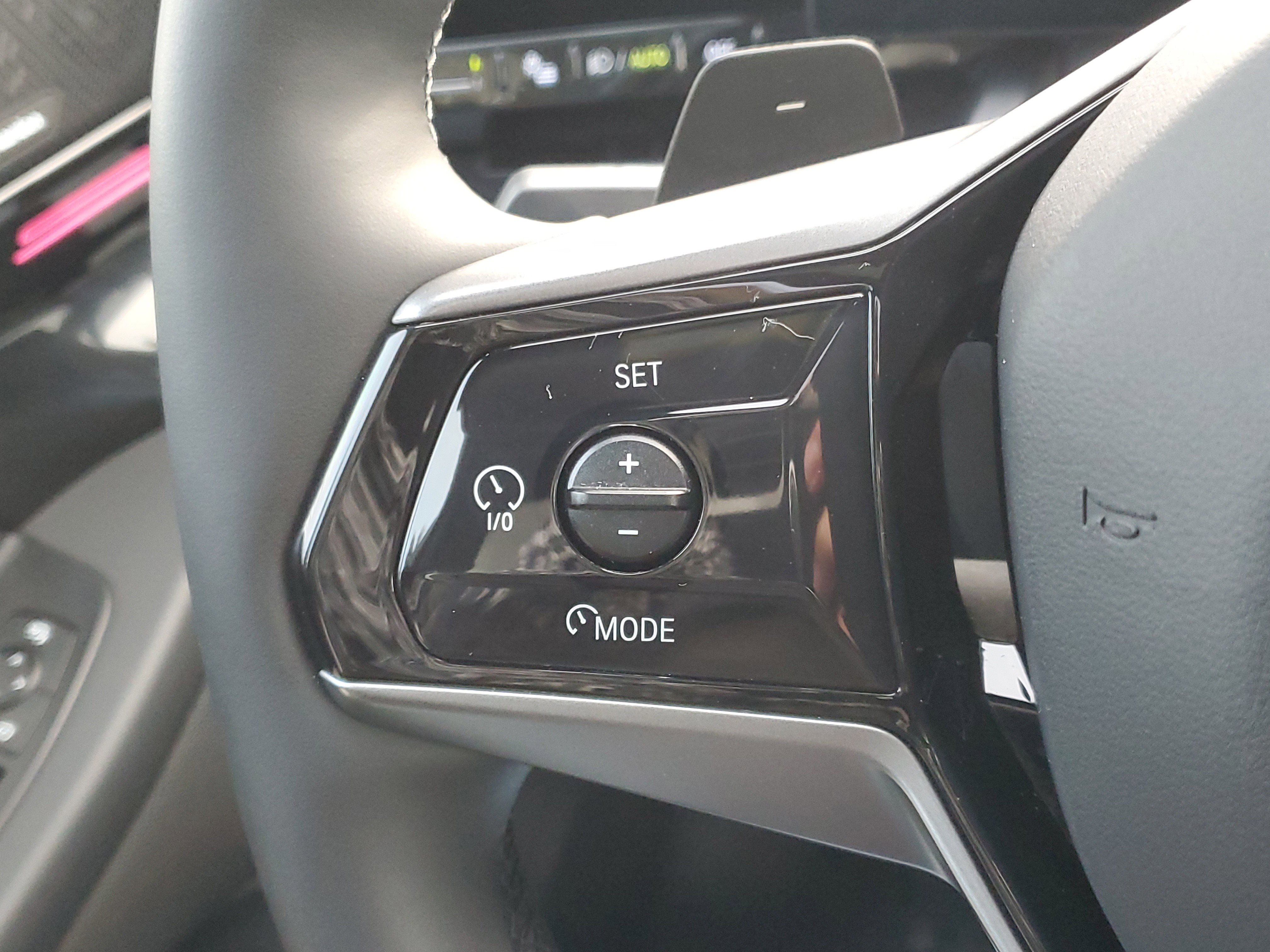 Certified 2024 BMW 530i xDrive w/ Premium Package image 12