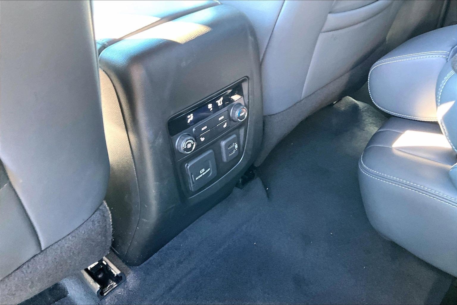 Used 2024 Buick Enclave Premium image 10