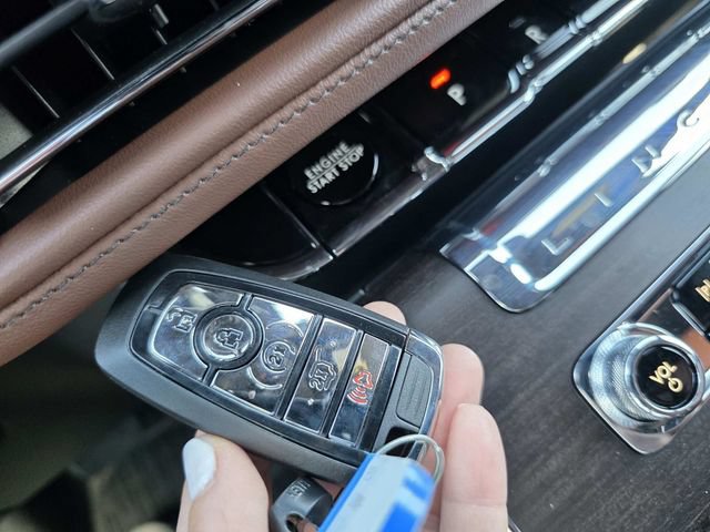New 2026 Lincoln Aviator Reserve w/ Luxury Package RWD image 15