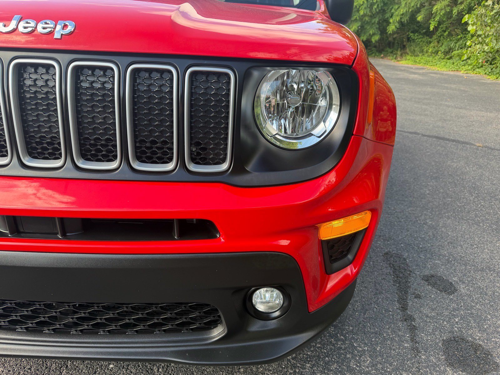 Used 2023 Jeep Renegade Latitude w/ Sun/Sound Group AWD/4WD image 7