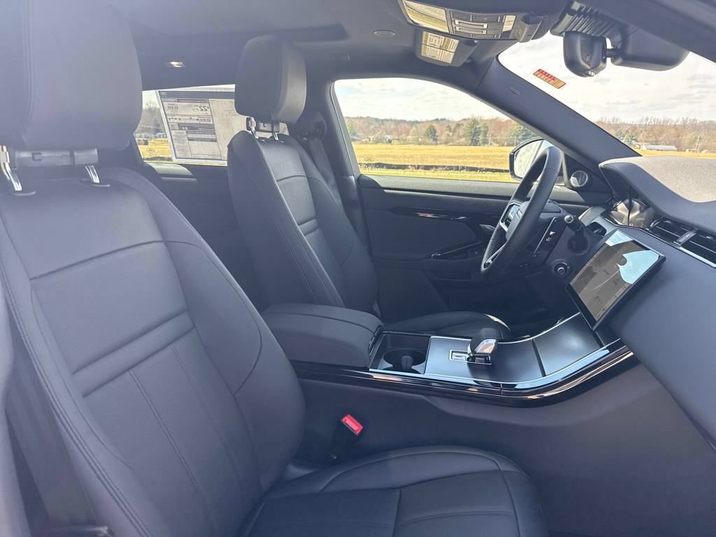Used 2026 Land Rover Range Rover Evoque Dynamic SE AWD/4WD image 16