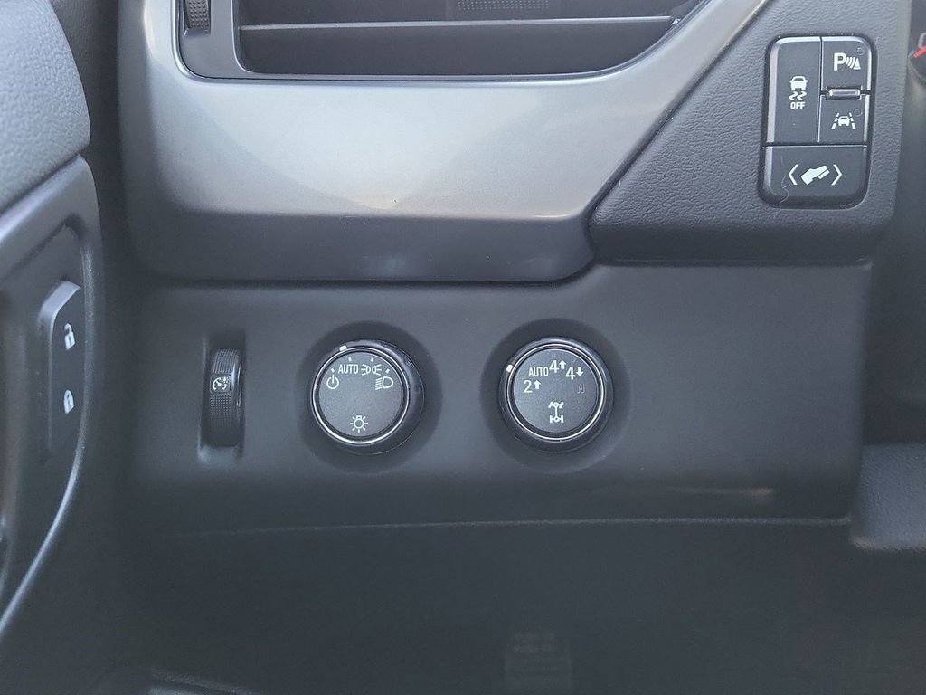 Used 2020 Chevrolet Tahoe LS w/ Enhanced Driver Alert Package image 23