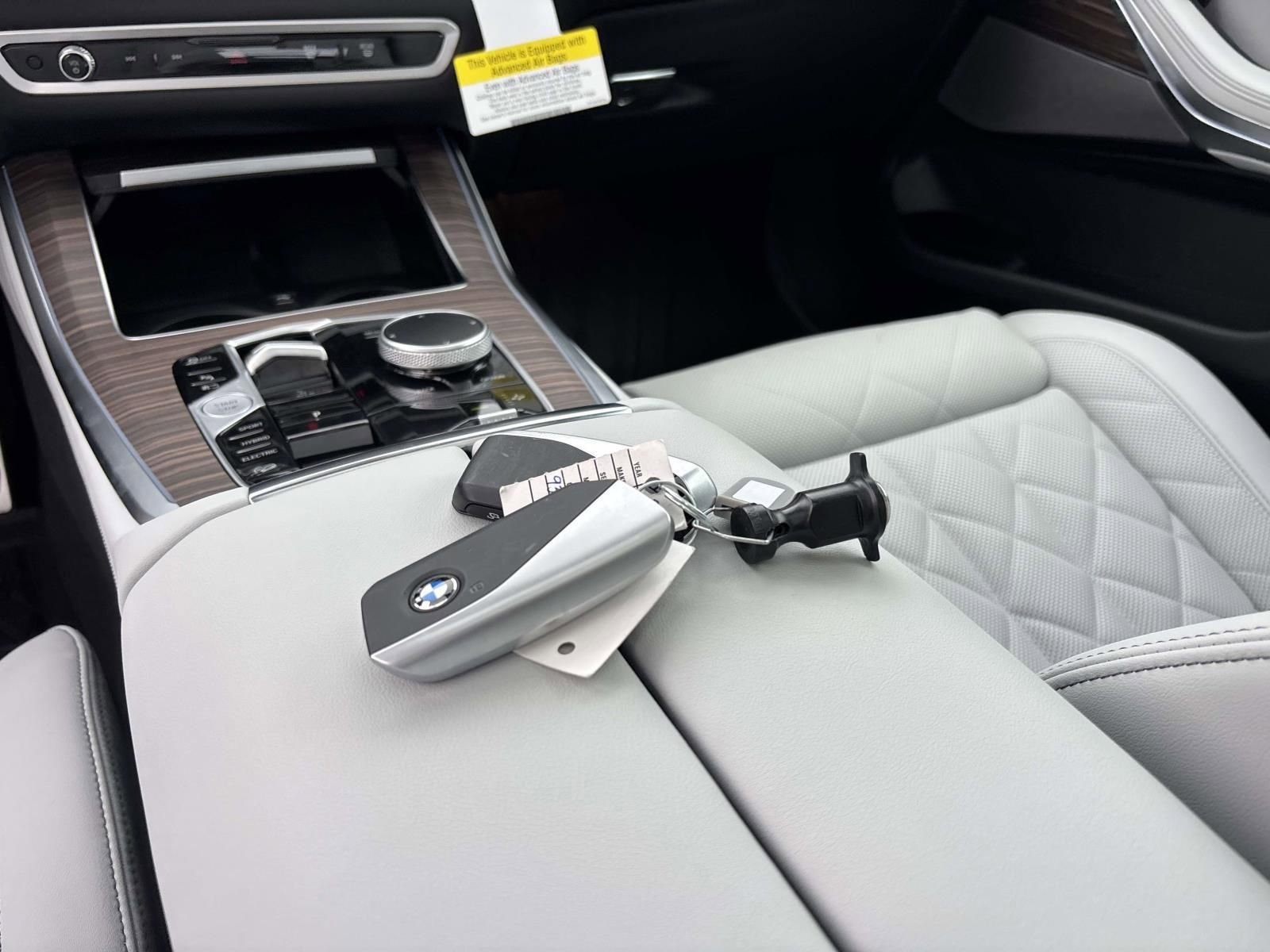 New 2026 BMW X5 xDrive50e w/ M Sport Package AWD/4WD image 34
