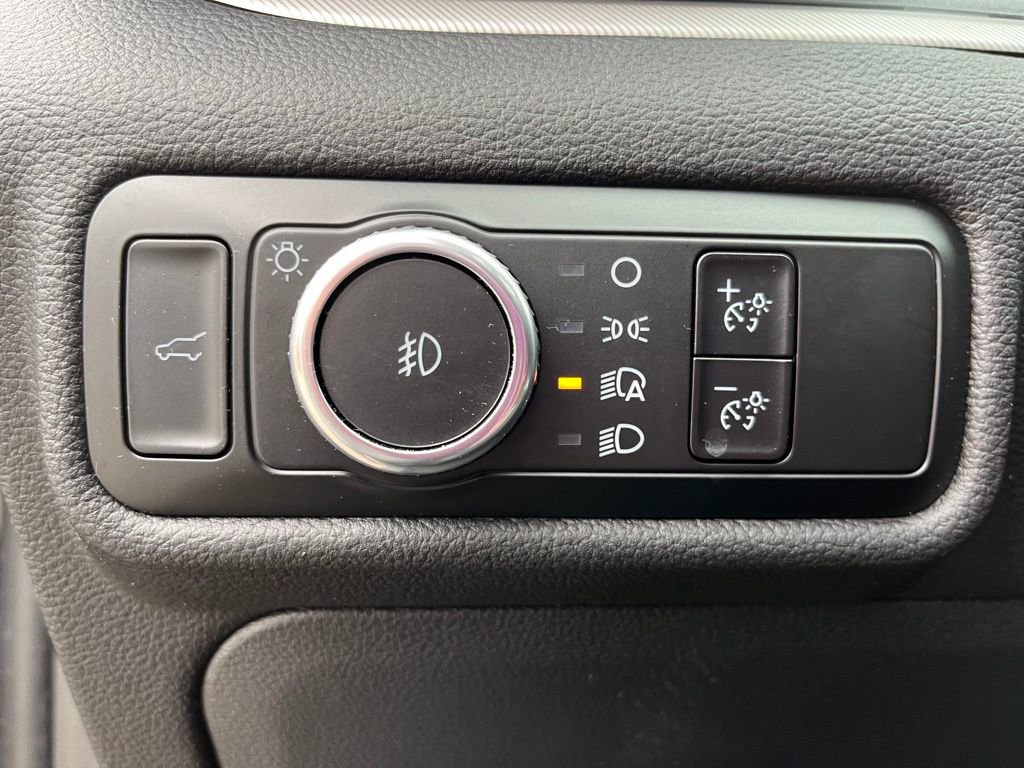 Used 2023 Ford Explorer XLT w/ Equipment Group 202A image 20