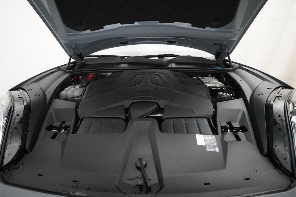 Certified 2026 Porsche Cayenne Coupe AWD/4WD image 32