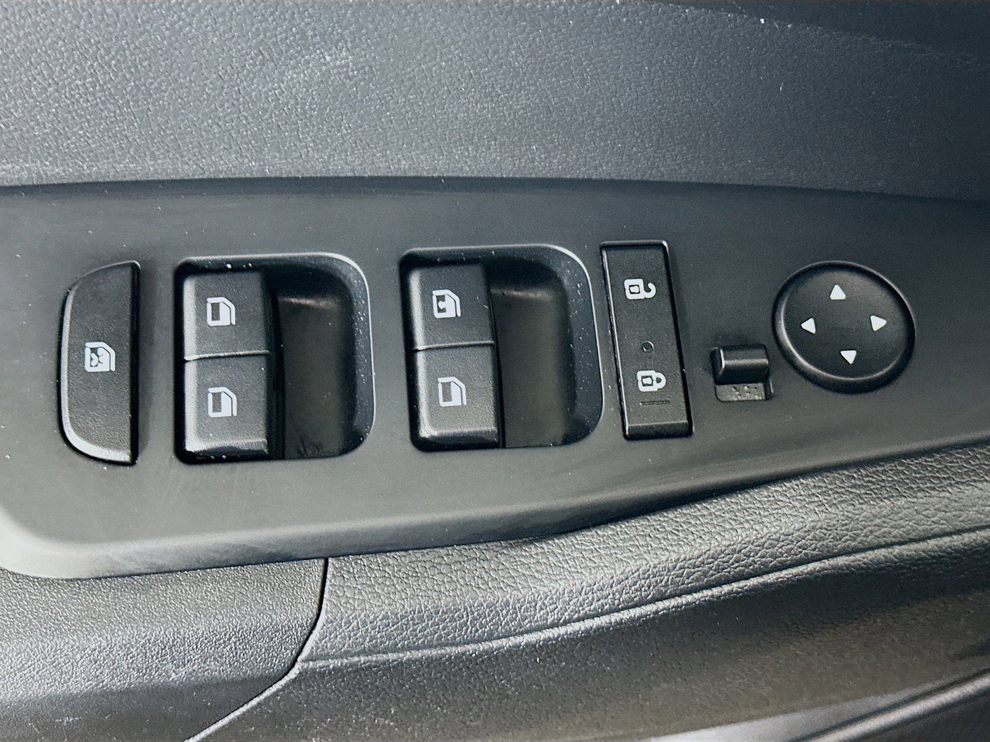 Used 2024 Kia Sportage LX image 15