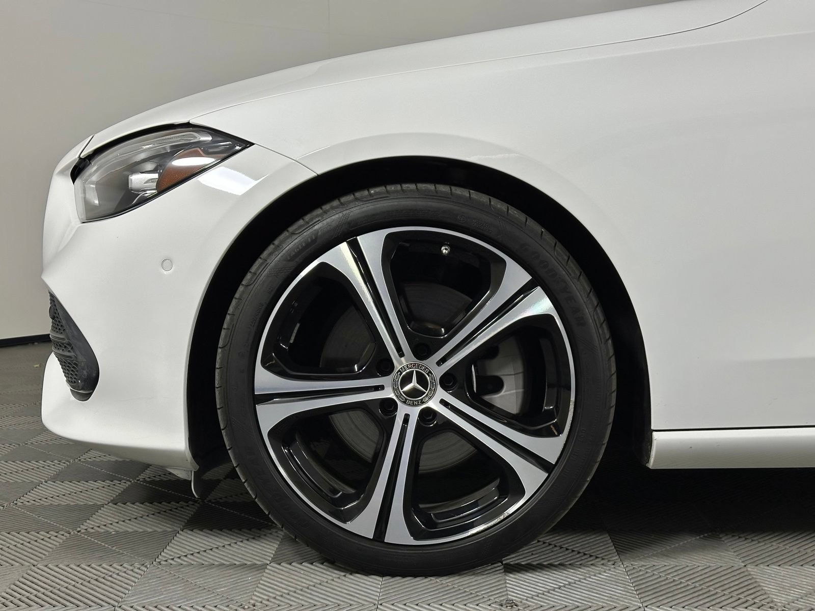 Used 2025 Mercedes-Benz C 300 Sedan image 8