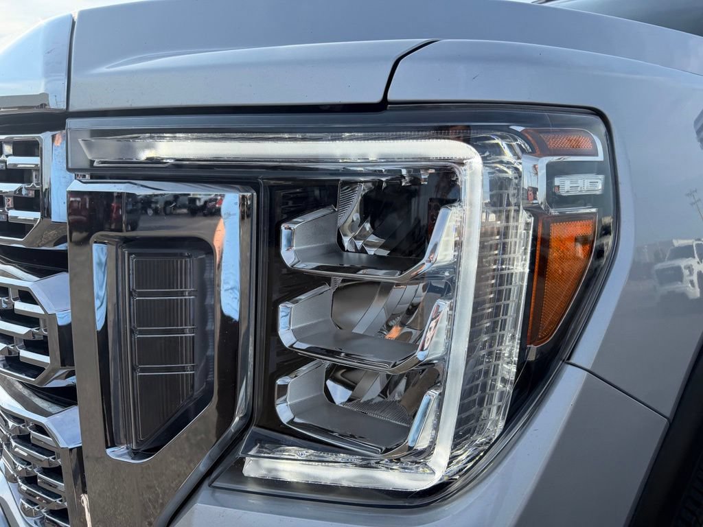 Used 2023 GMC Sierra 3500 Denali w/ Denali Ultimate Package AWD/4WD image 9