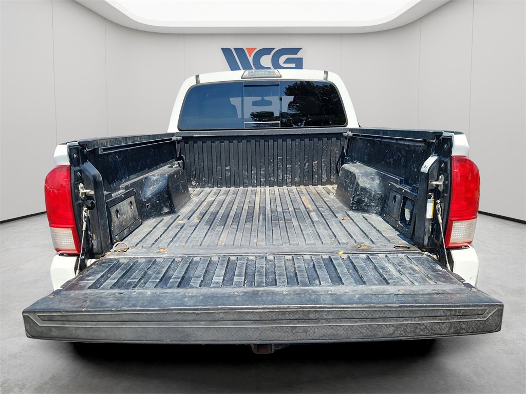 Used 2017 Toyota Tacoma SR5 image 11