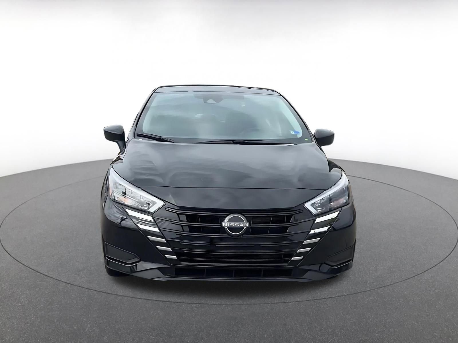 Used 2025 Nissan Versa SV w/ Trunk Package image 4