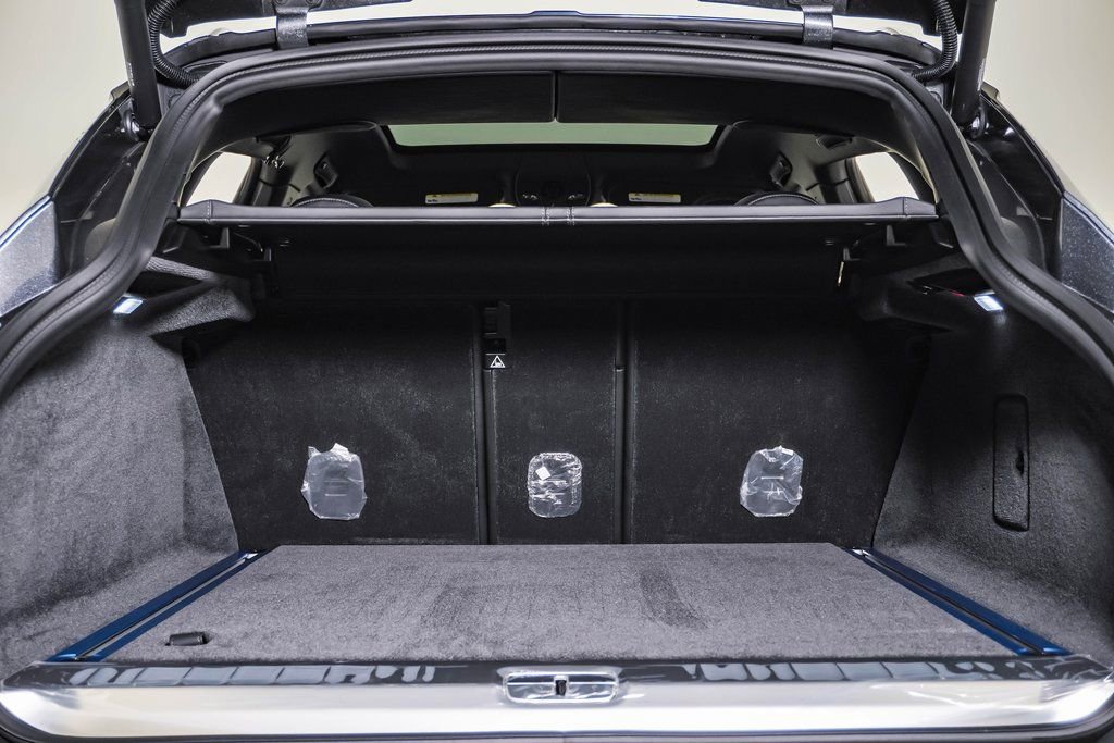 New 2026 Aston Martin DBX 707 image 32