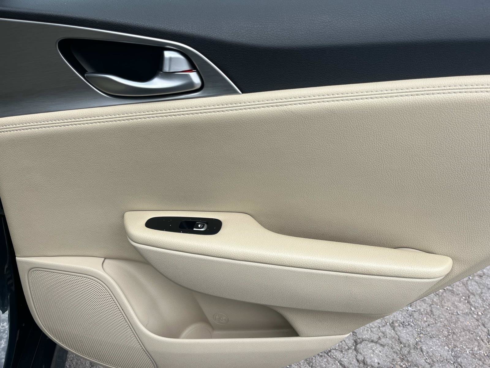 Used 2022 Kia Stinger GT1 RWD image 22