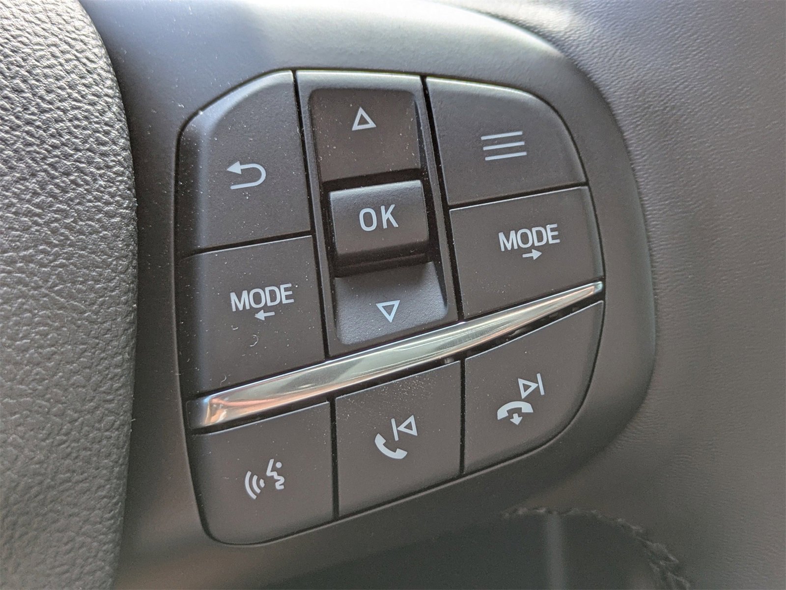 New 2025 Ford Maverick XLT w/ XLT Luxury Package image 24