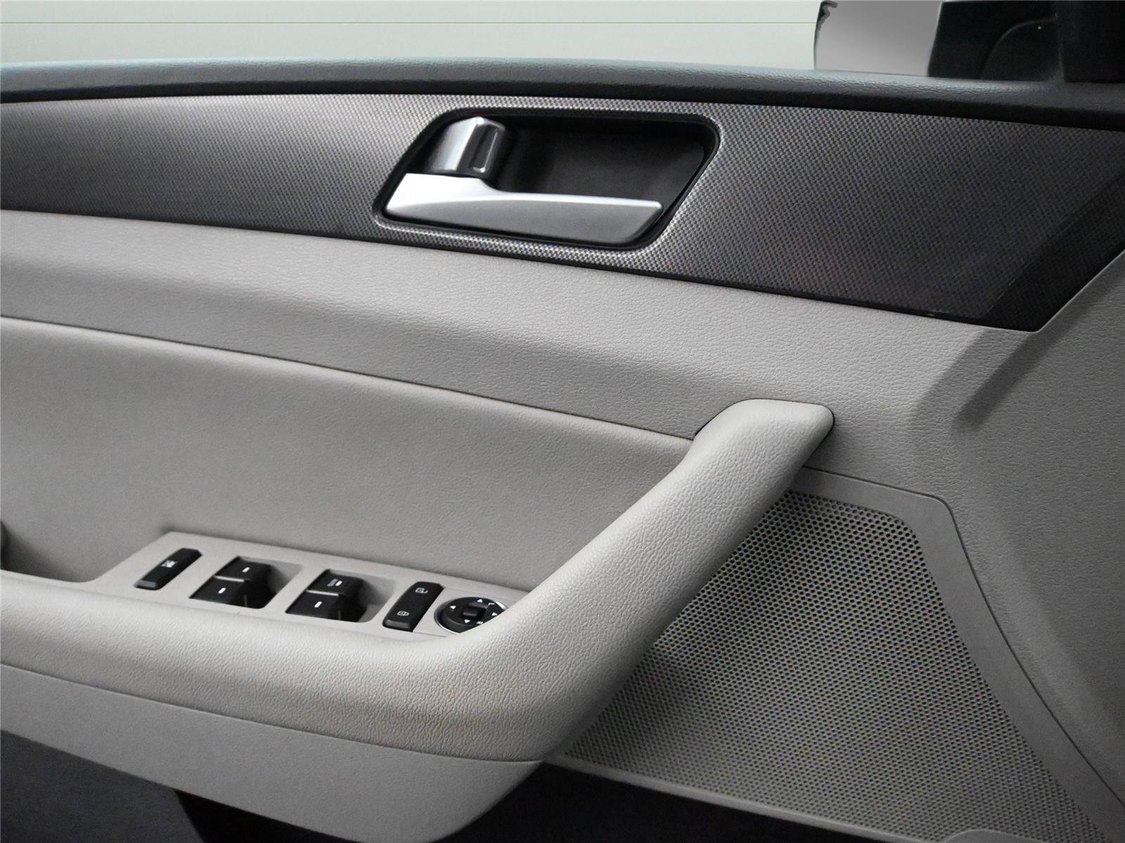 Used 2017 Hyundai Sonata Sport image 7