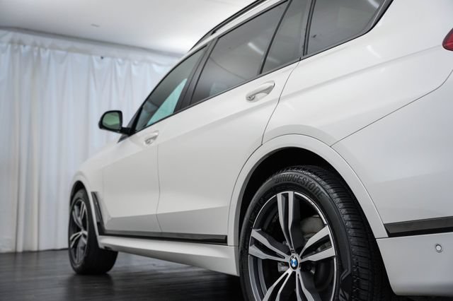 Used 2021 BMW X7 xDrive40i w/ M Sport Package AWD/4WD image 32