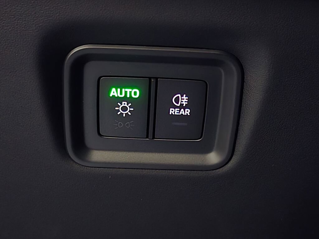 New 2026 Porsche Cayenne GTS image 38