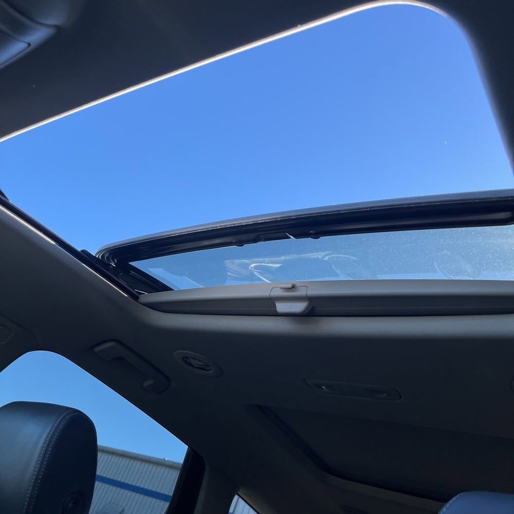 Used 2019 Buick Enclave Premium w/ Experience Buick Package FWD image 11