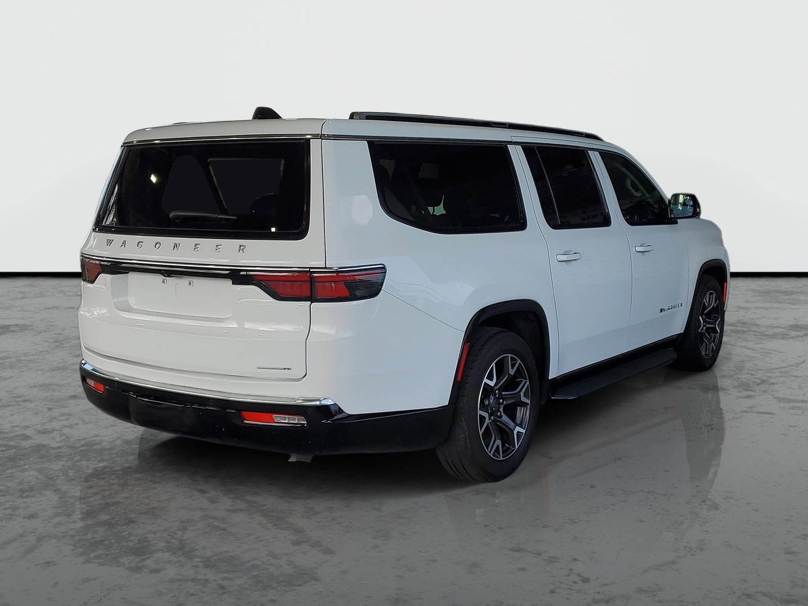 Certified 2024 Jeep Wagoneer L Series III w/ Flexible Seating Group AWD/4WD image 2