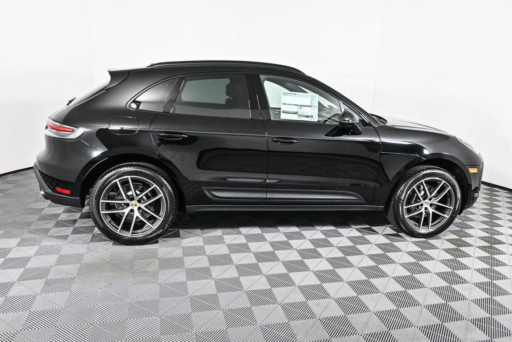 Certified 2026 Porsche Macan AWD/4WD image 29