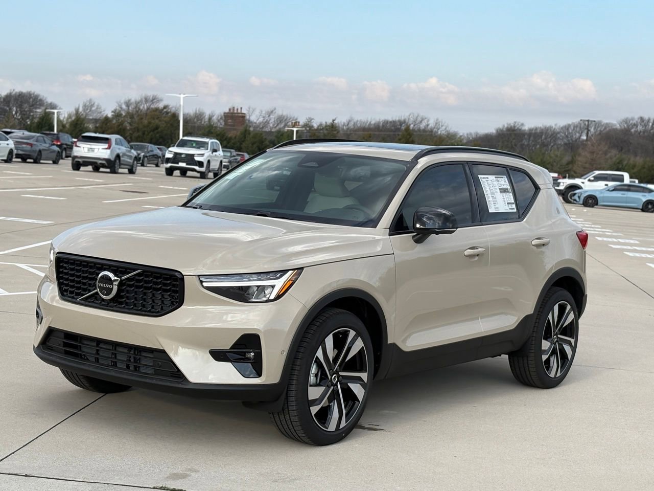 New 2026 Volvo XC40 B5 Plus w/ Protection Package Premier AWD/4WD image 3