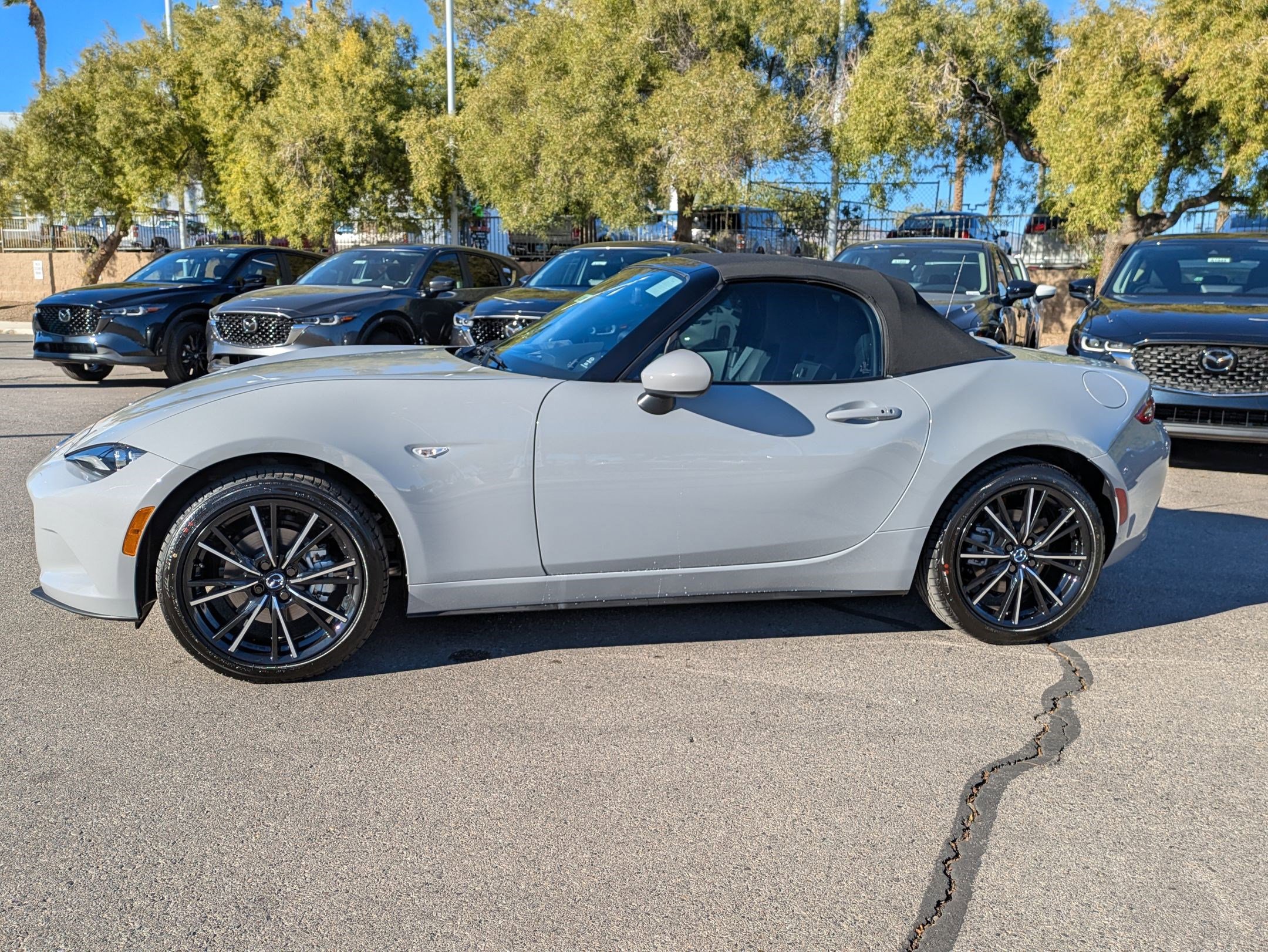 New 2025 MAZDA MX-5 Miata Grand Touring image 2