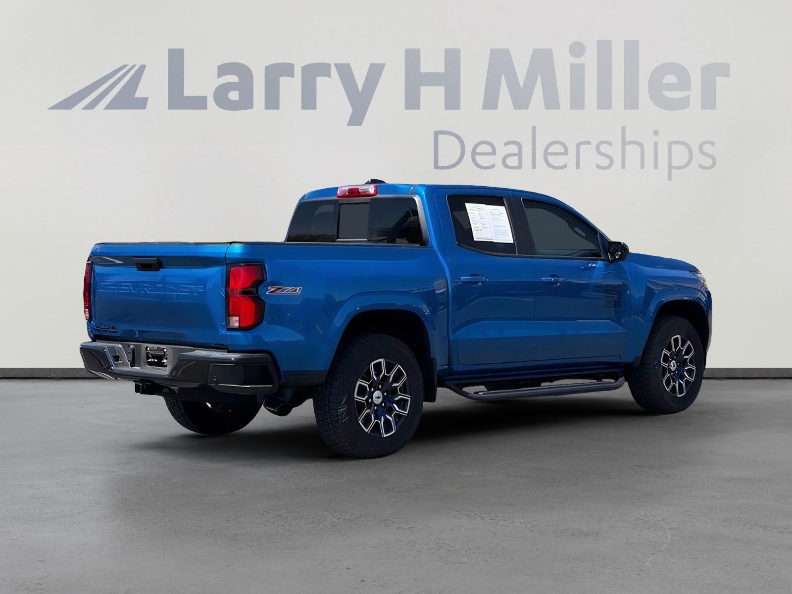 Used 2023 Chevrolet Colorado Z71 w/ Z71 Convenience Package 2 AWD/4WD image 6