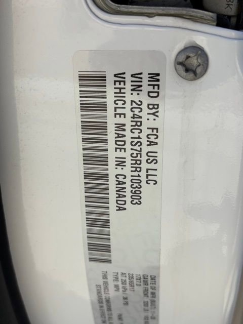 Certified 2024 Chrysler Pacifica Select image 27