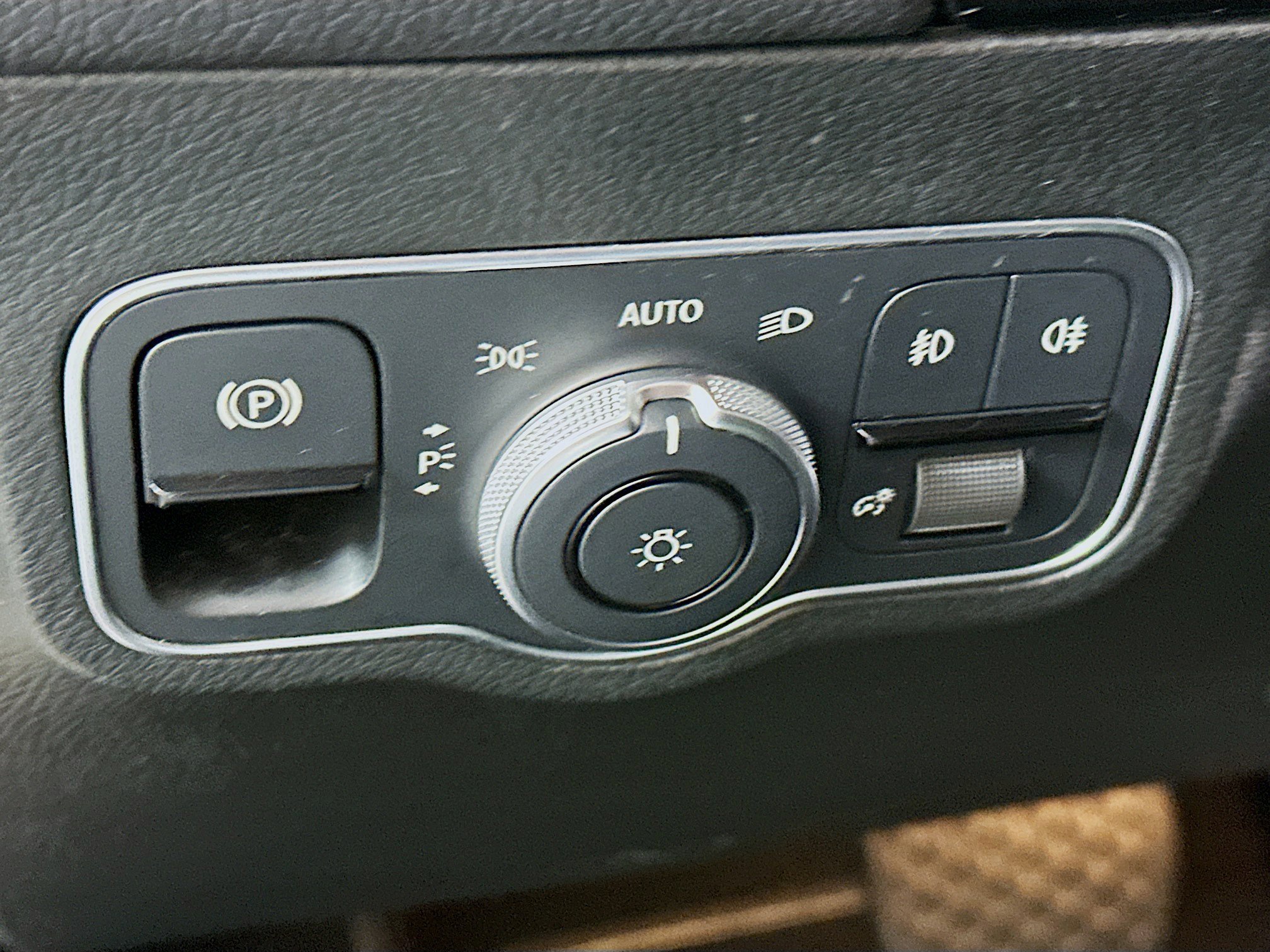 Used 2023 Mercedes-Benz GLA 250 4MATIC w/ Premium Package image 17