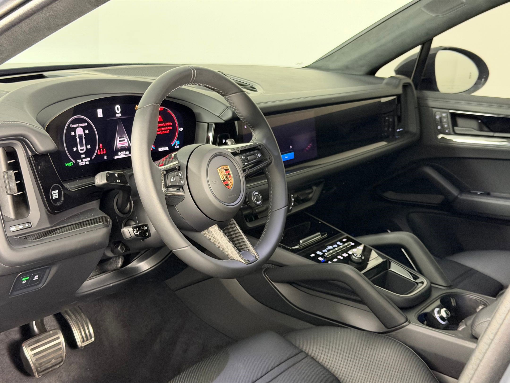 Certified 2025 Porsche Cayenne GTS image 4