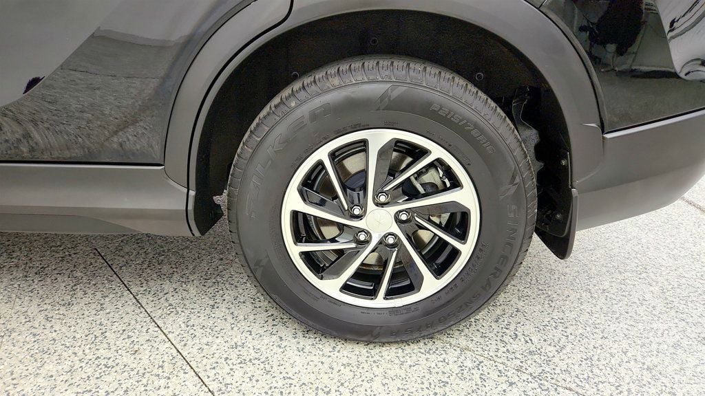 Used 2024 Mitsubishi Eclipse Cross ES AWD/4WD image 9