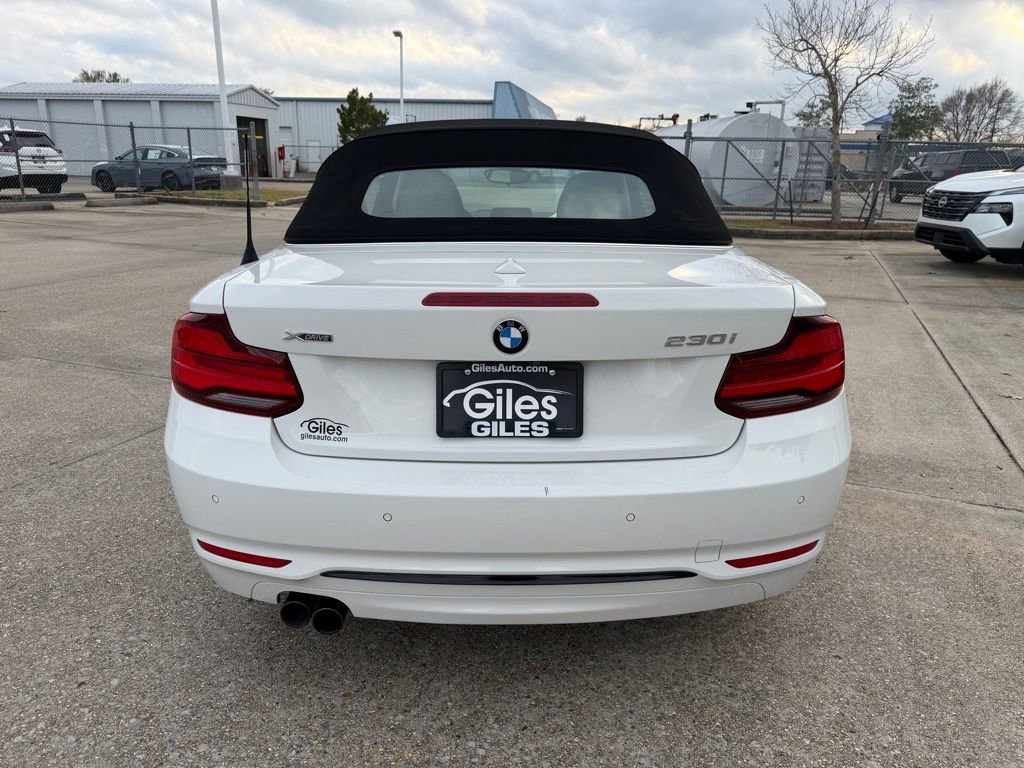 Used 2020 BMW 230i xDrive Convertible image 4