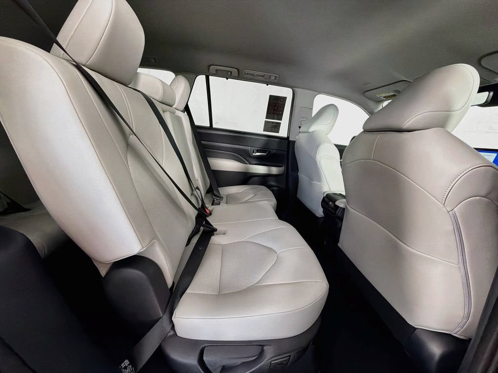New 2026 Toyota Grand Highlander FWD image 27