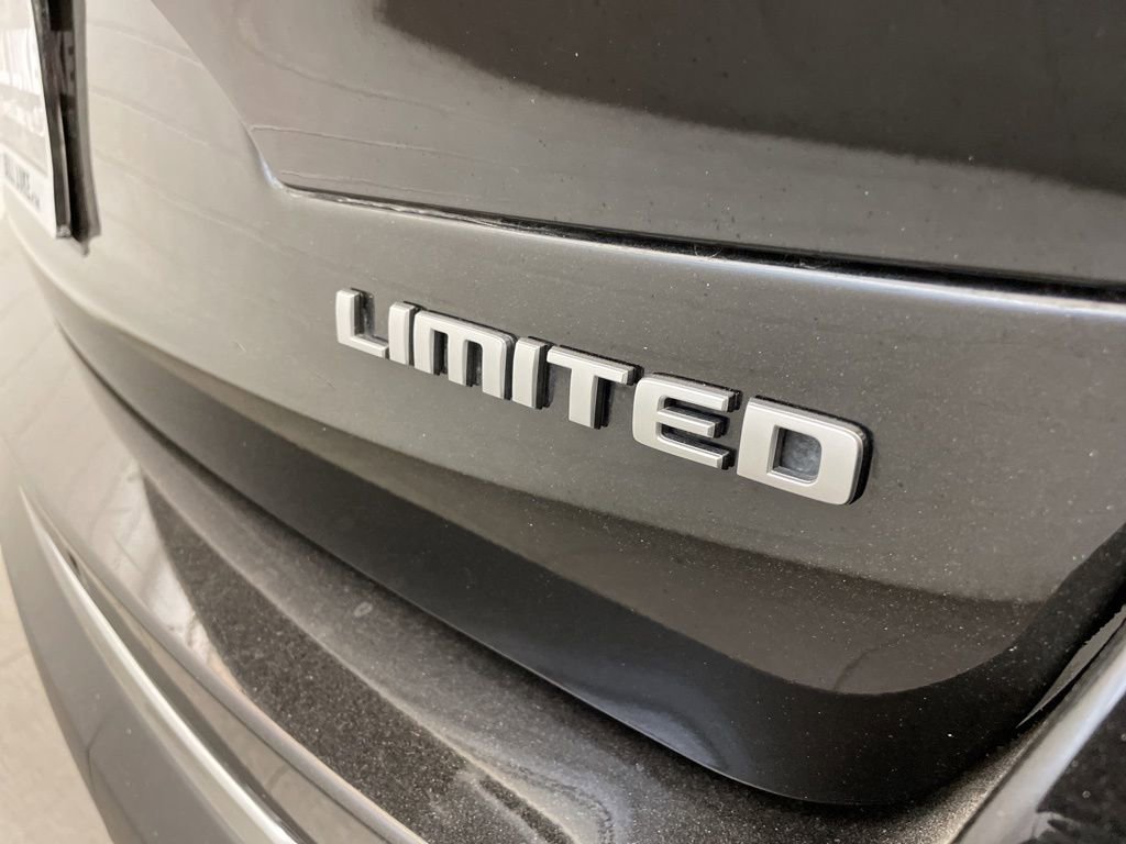 Certified 2024 Jeep Grand Cherokee L Limited w/ Luxury Tech Group II image 8