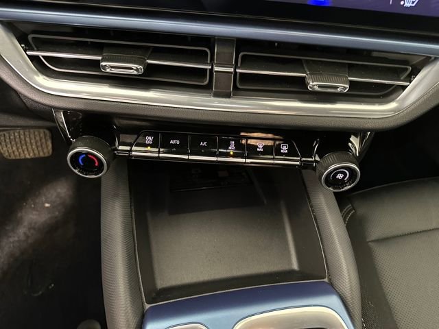 Used 2024 Chevrolet Equinox EV LT w/ LPO, All-Weather Mat Package image 23