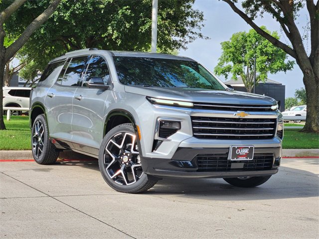 Used 2026 Chevrolet Traverse High Country w/ LPO, Floor Liner Package AWD/4WD image 2