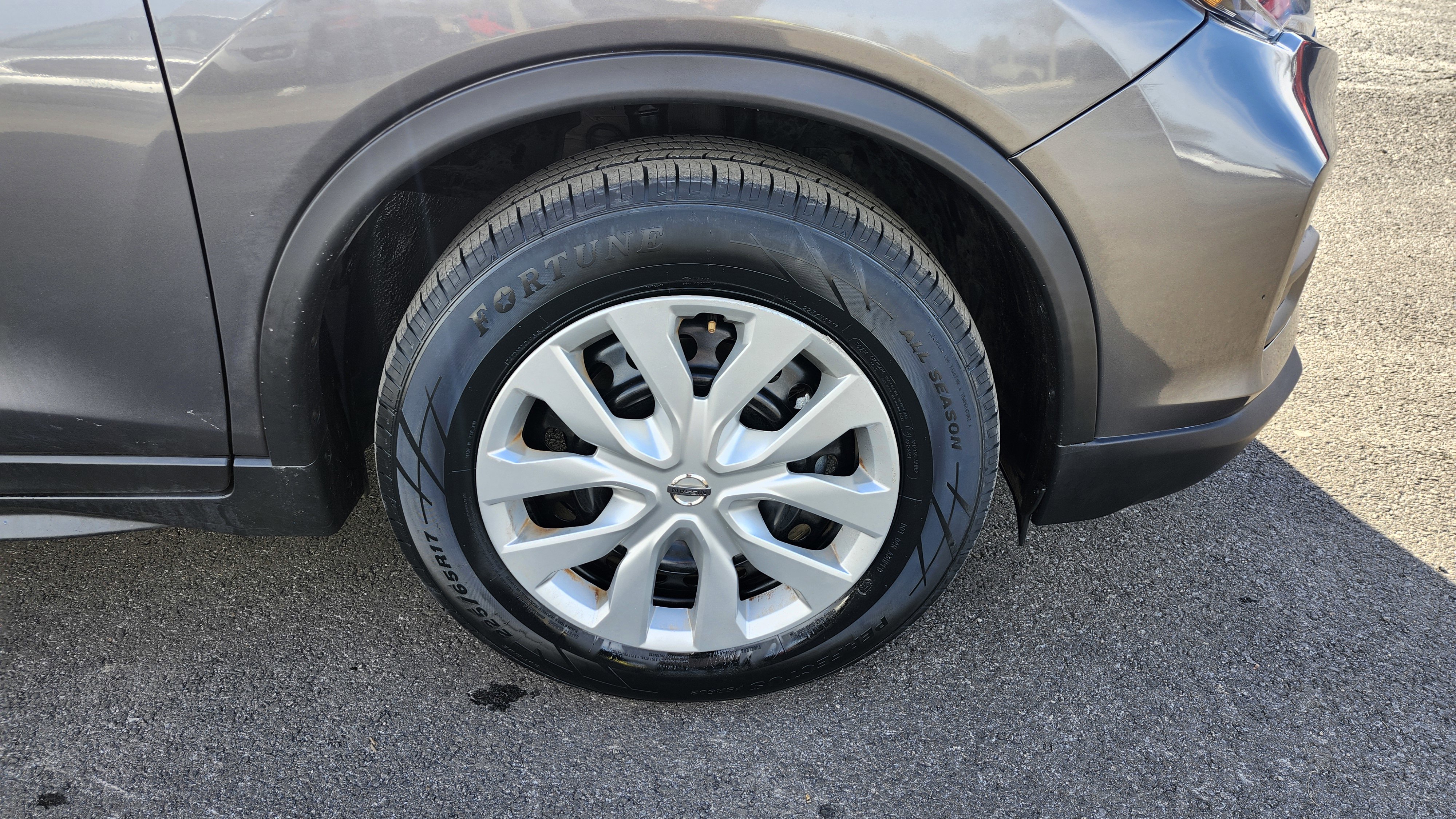 Used 2020 Nissan Rogue S image 9