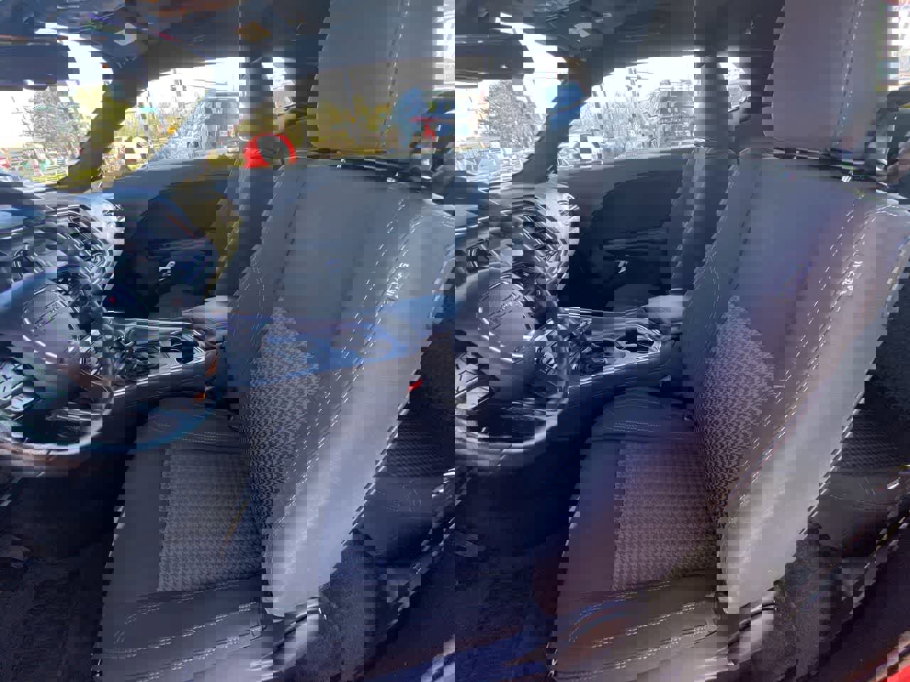 Used 2017 Dodge Challenger SXT image 11