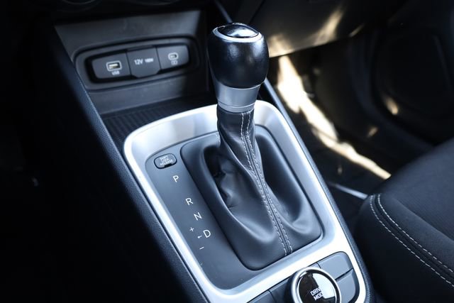 Used 2023 Hyundai Venue SEL image 21