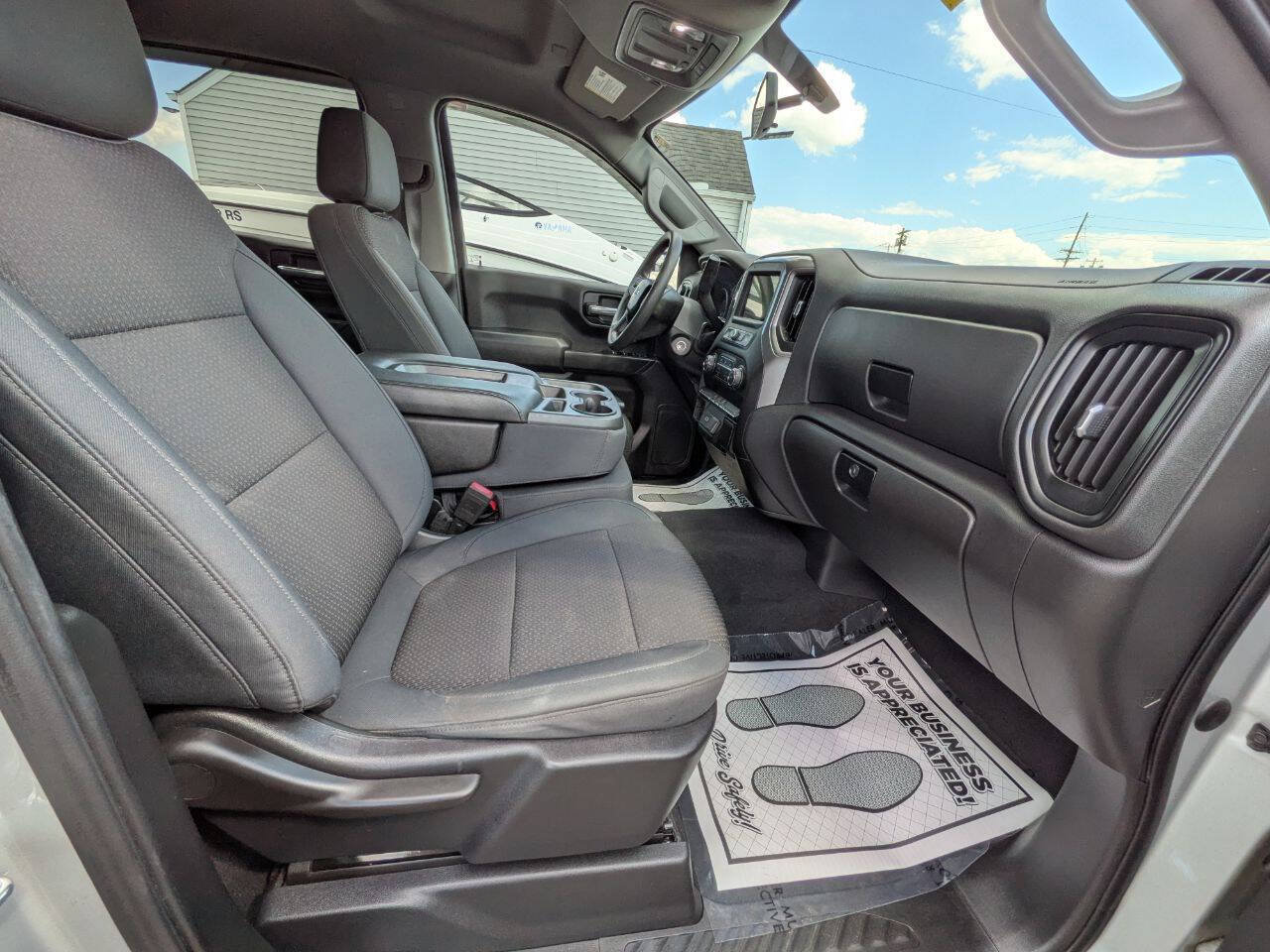 Used 2019 Chevrolet Silverado 1500 Custom w/ Custom Value Package AWD/4WD image 19