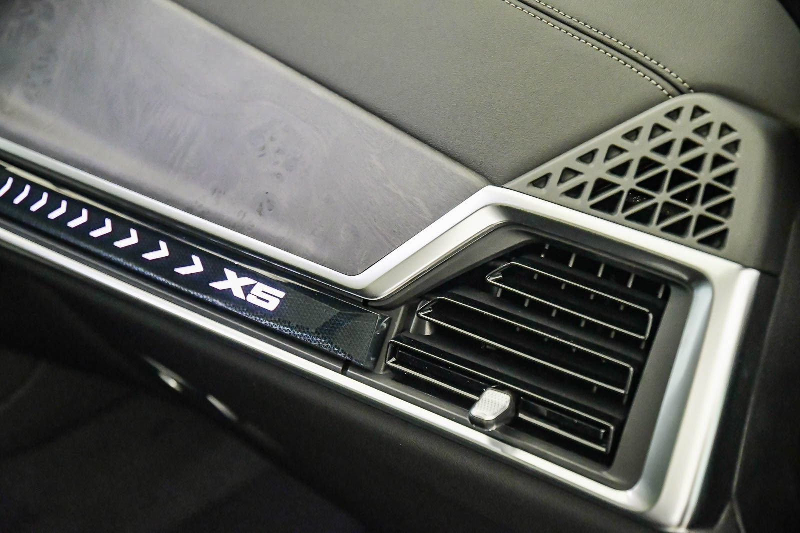 New 2026 BMW X5 xDrive50e AWD/4WD image 16