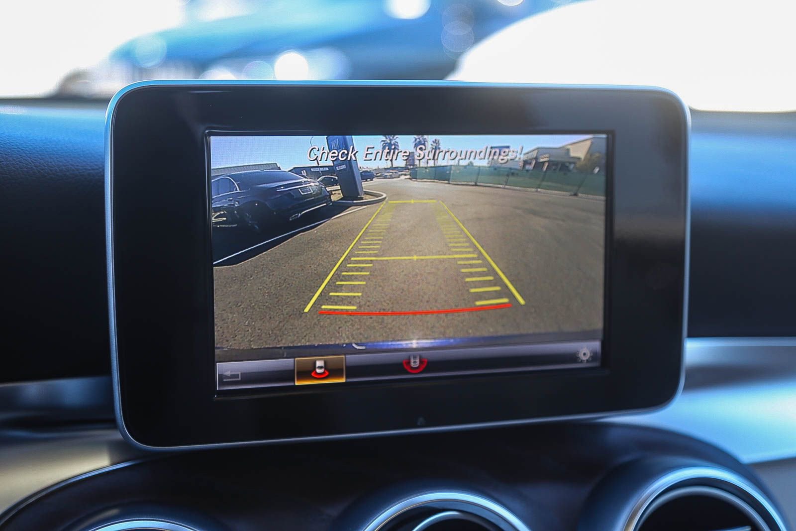 Used 2018 Mercedes-Benz GLC 300 4MATIC image 25