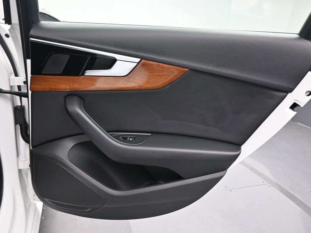 Used 2022 Audi A4 2.0T Premium image 36